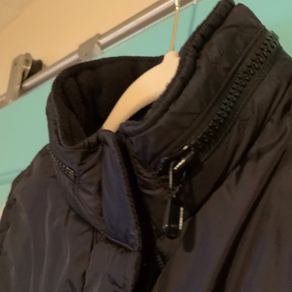 Vest - Picture 3 of 5